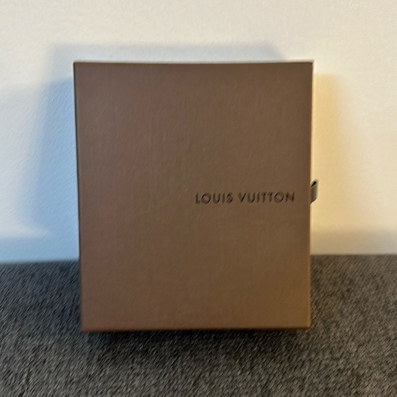 Louis Vuitton box - Picture 1 of 3